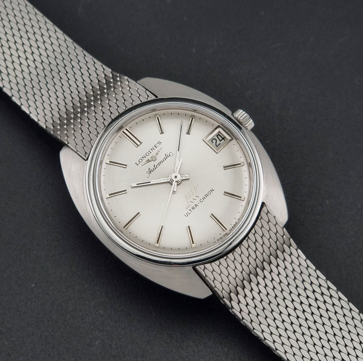 Vintage Longines Ultra-Chron 8317-6 high-beat automatic watch from 1971, close-up dial view