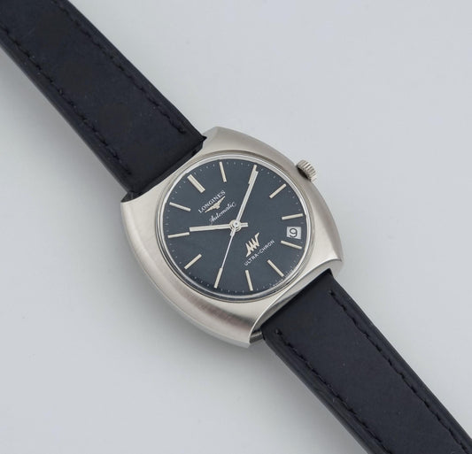 Vintage Longines Ultra-Chron 8429-2 Automatic hi-beat 1972, front view of the dial and case, on a leather strap