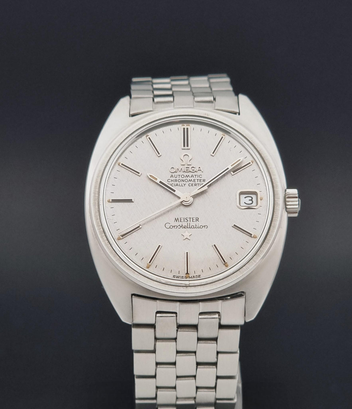1970 vintage Omega Constellation 168.017 Meister watch; detailed view showing the dial, hands and hour markers