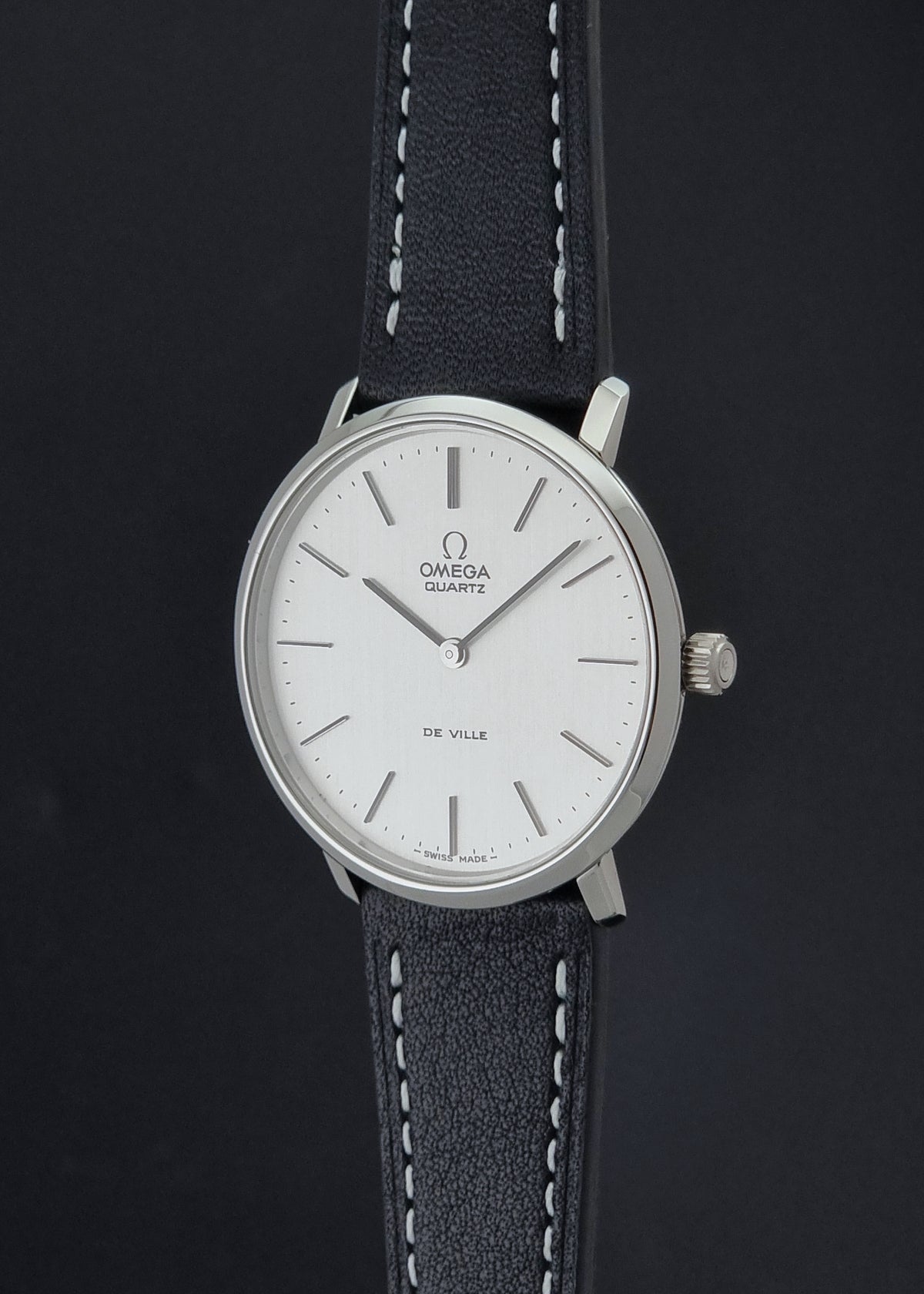 Vintage Omega De Ville 191.0044 quartz watch from 1977, crown profile