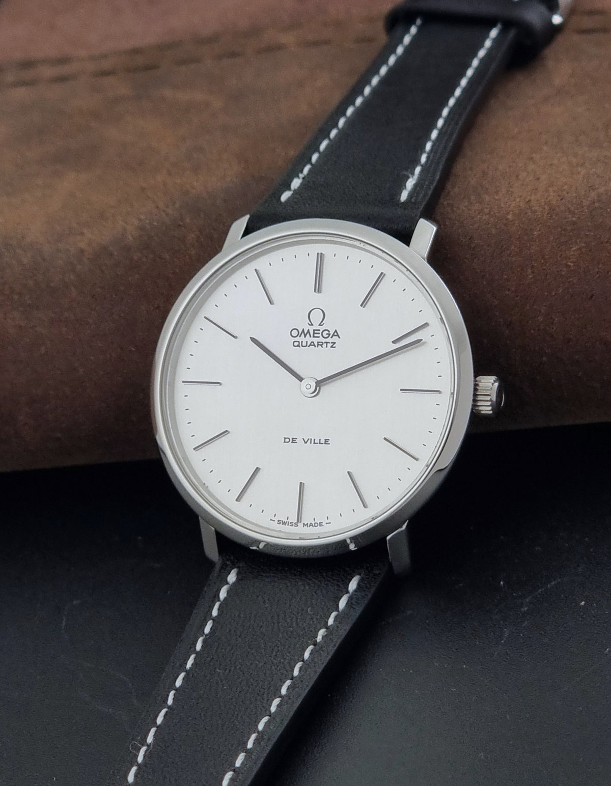 Vintage Omega De Ville 191.0044 quartz watch from 1977, crown-side detail