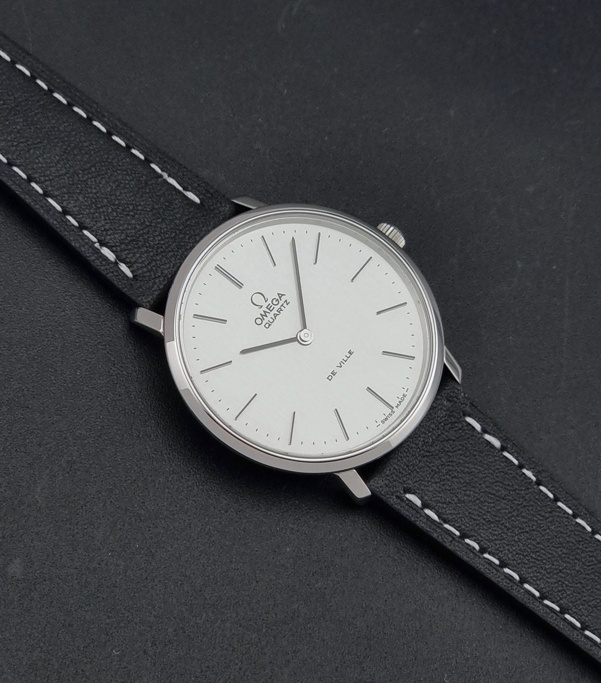 Vintage Omega De Ville 191.0044 quartz watch from 1977, close-up dial view
