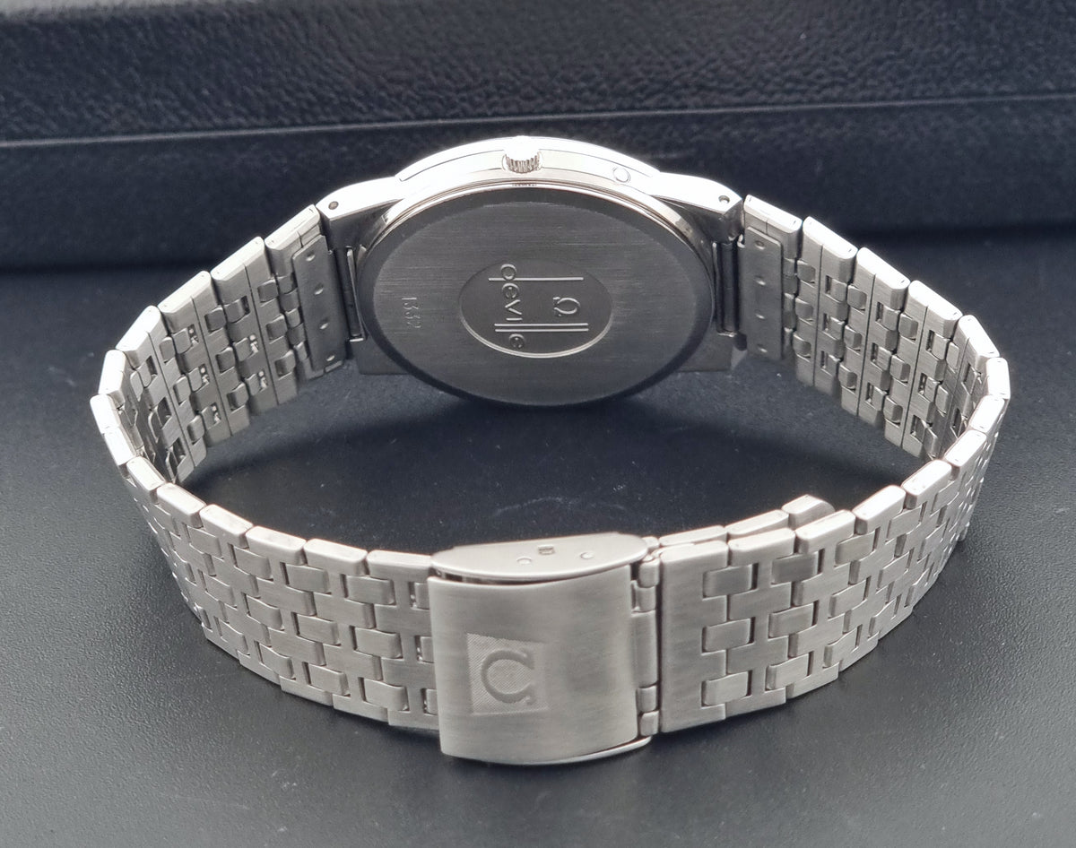 Vintage Omega De Ville 196.0159 quartz watch from 1982, clasp detail