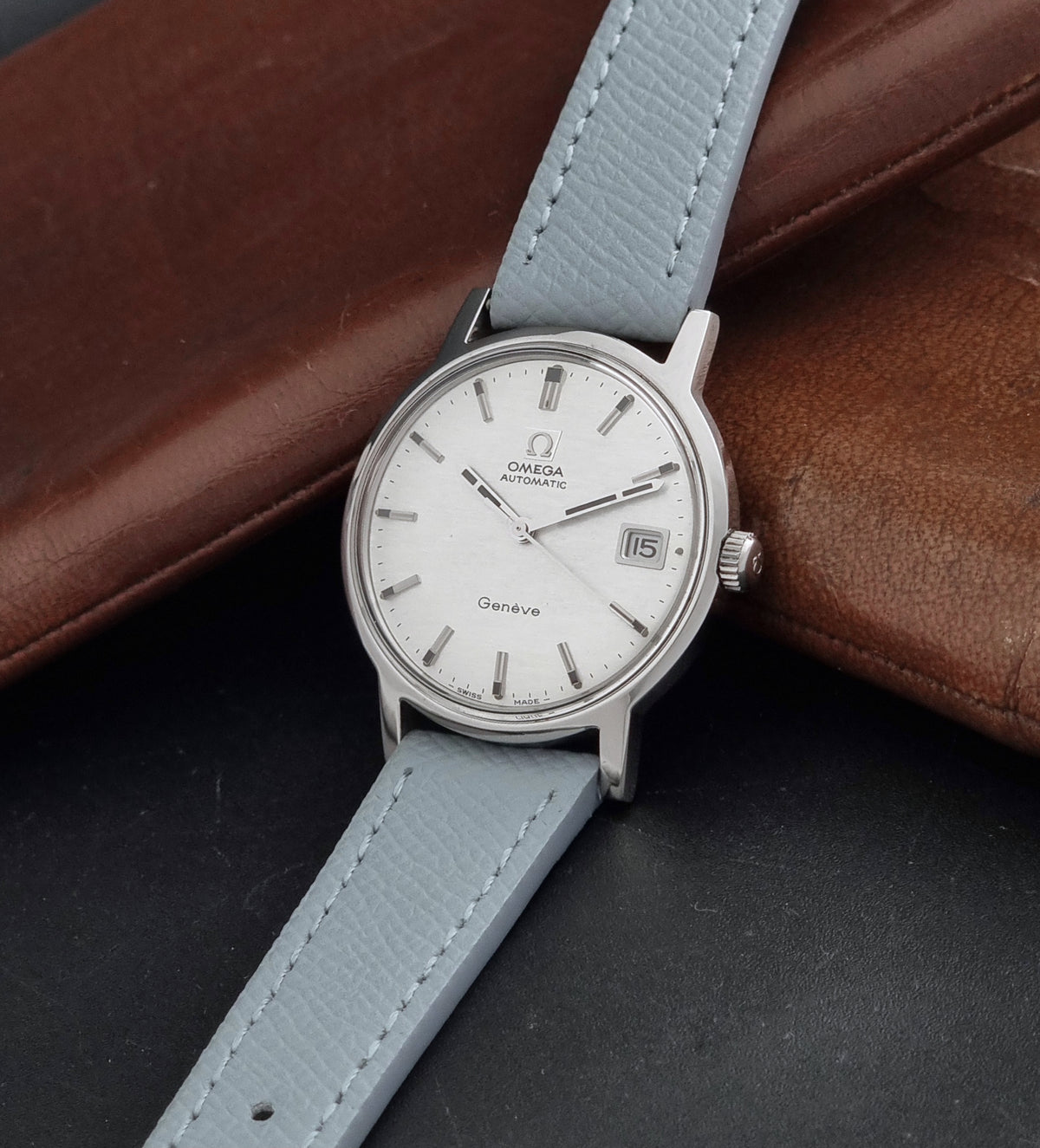Vintage Omega Genève 166.070 automatic watch from 1970, crown-side detail