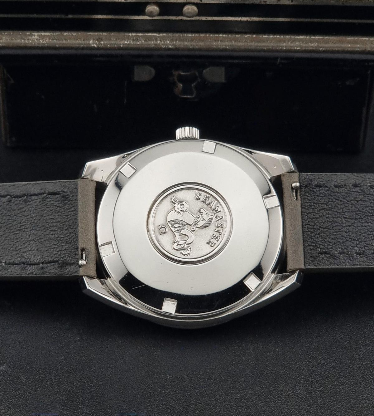 Vintage Omega Seamaster 166.028 automatic watch from 1968, caseback view