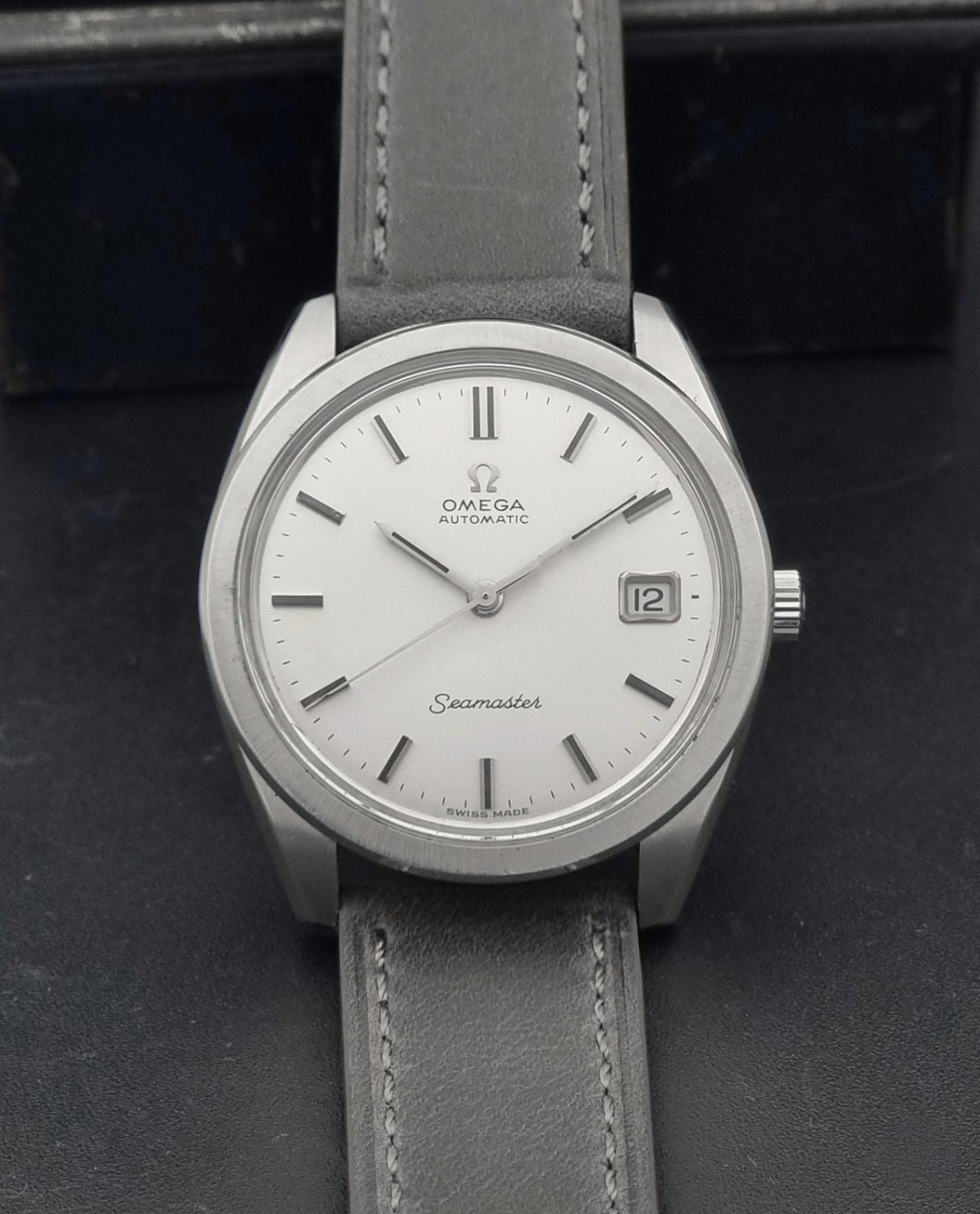 Vintage Omega Seamaster 166.028 automatic watch from 1968, alternate front view
