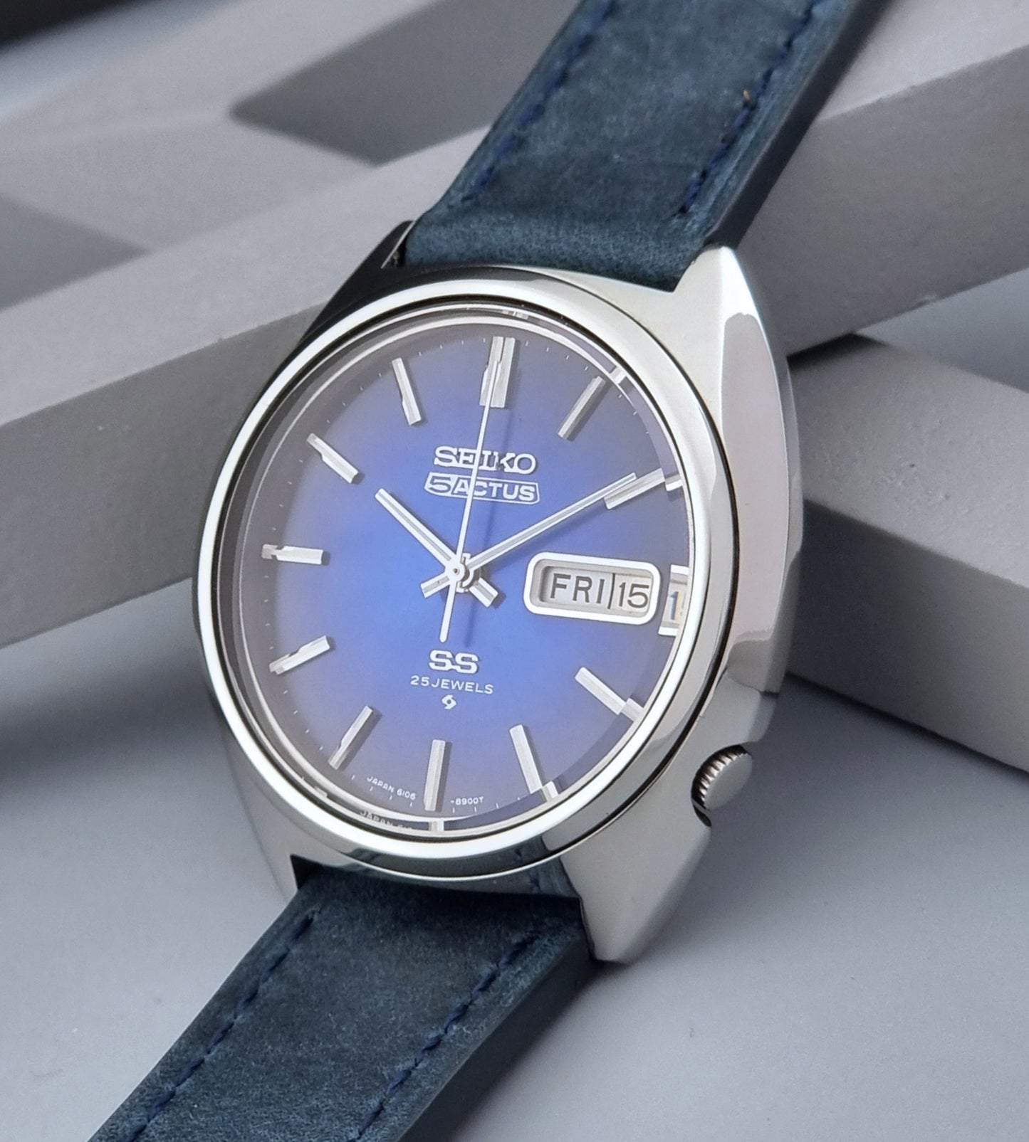 Vintage Seiko 5 Actus SS watch 6106-8670 Blue dial 1974