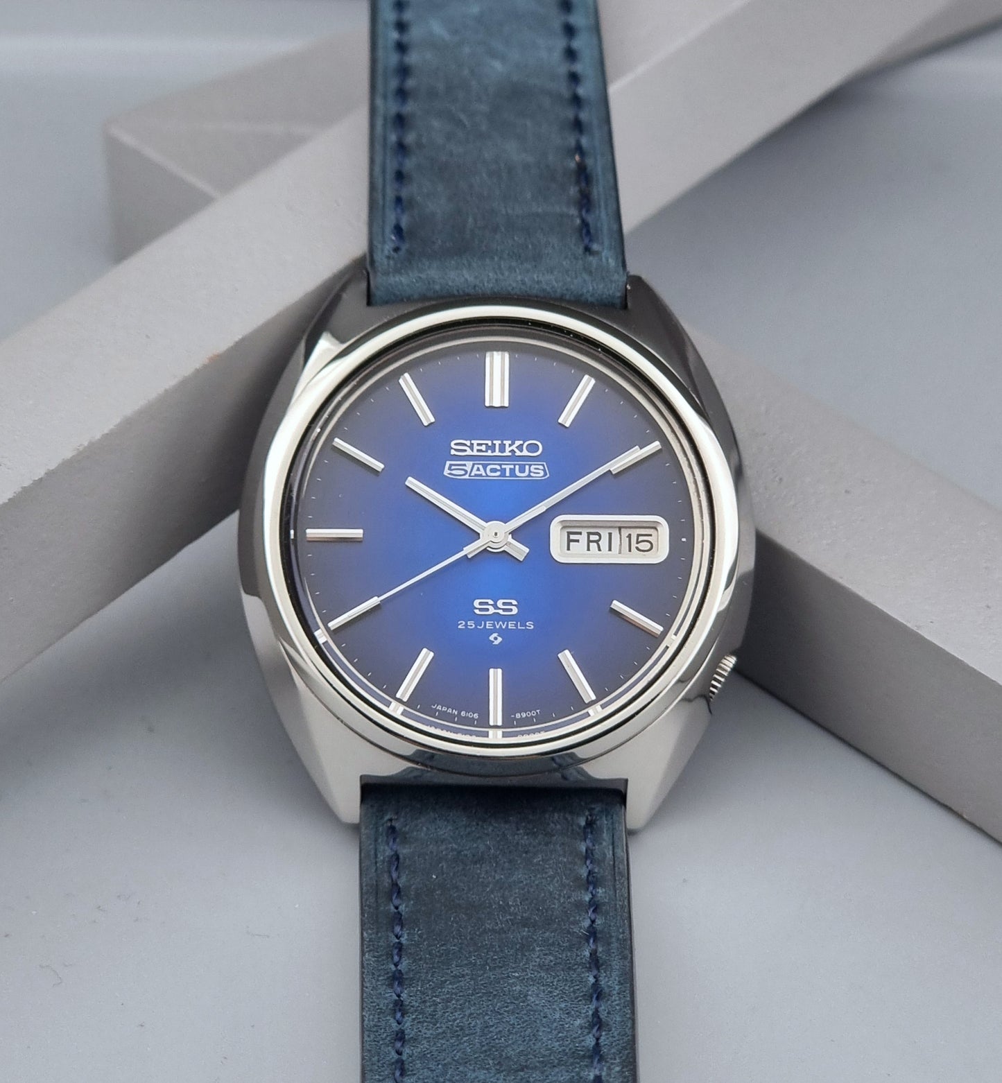 Vintage Seiko 5 Actus SS watch 6106-8670 Blue dial 1974