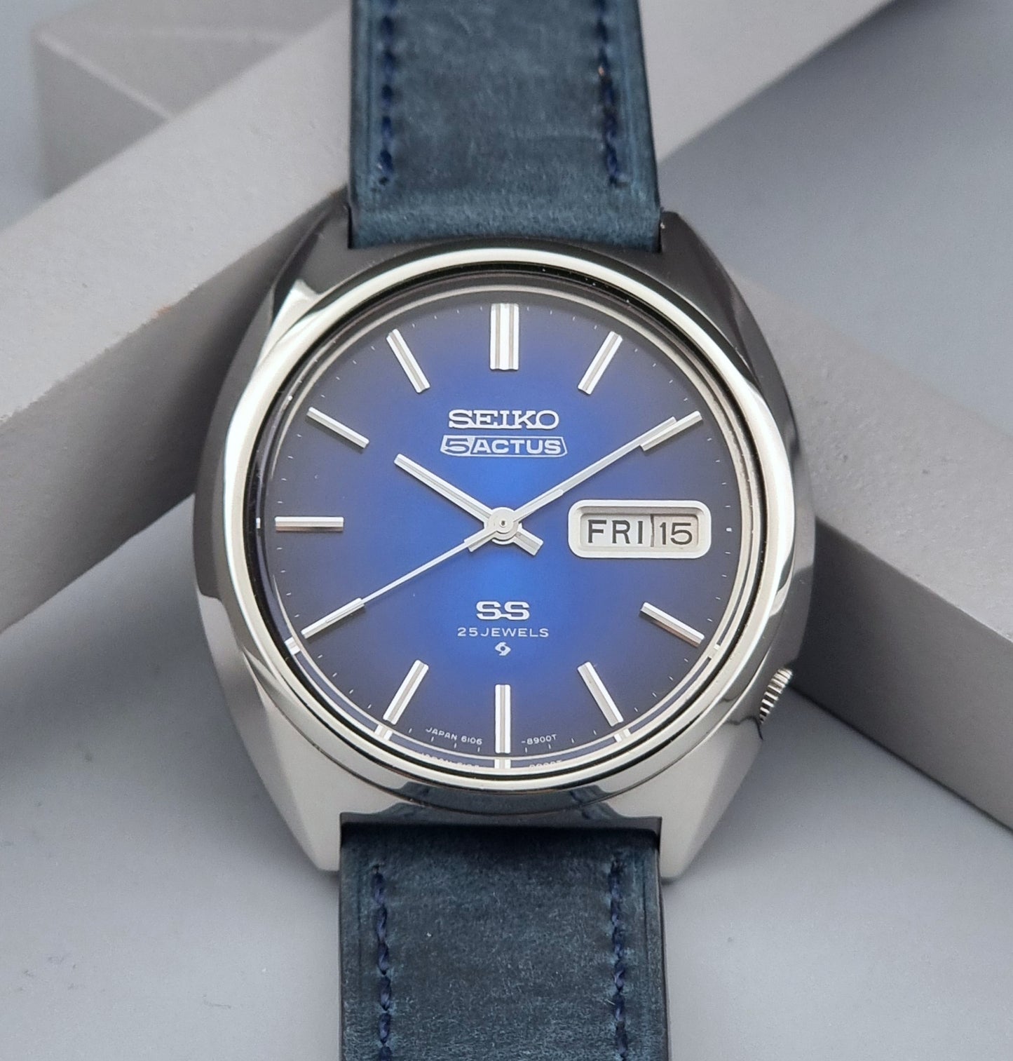 Vintage Seiko 5 Actus SS watch 6106-8670 Blue dial 1974