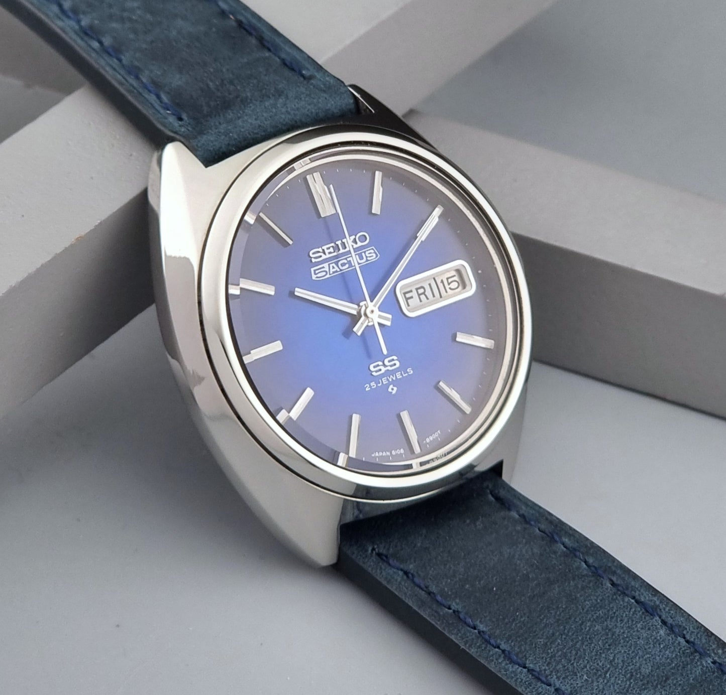 Vintage Seiko 5 Actus SS watch 6106-8670 Blue dial 1974