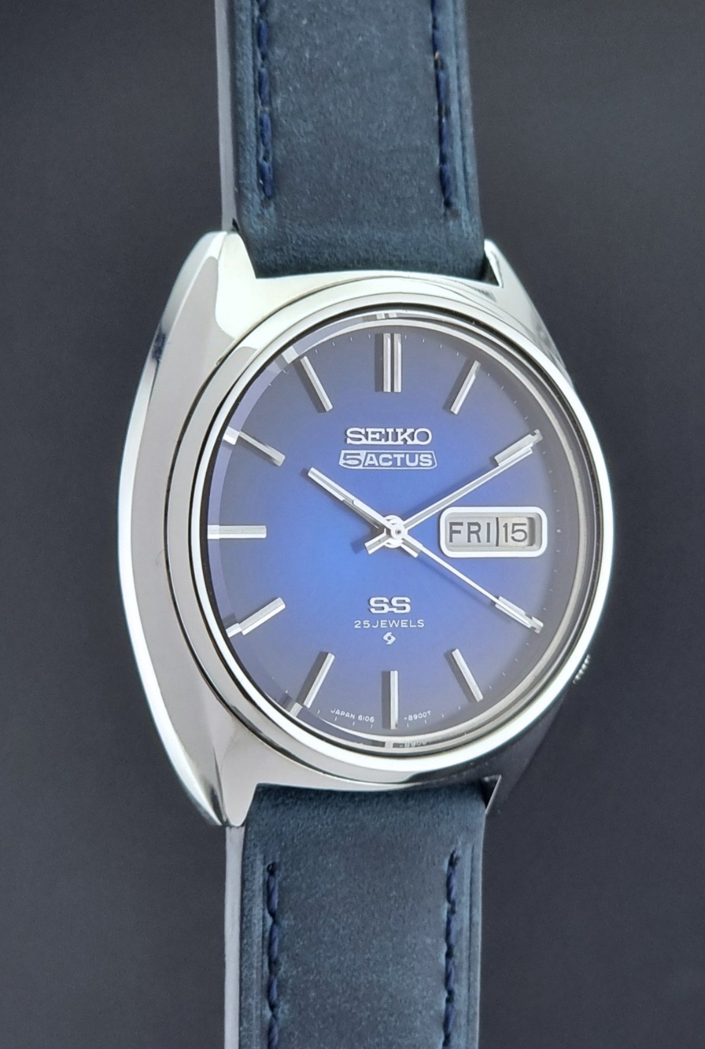 Vintage Seiko 5 Actus SS watch 6106-8670 Blue dial 1974