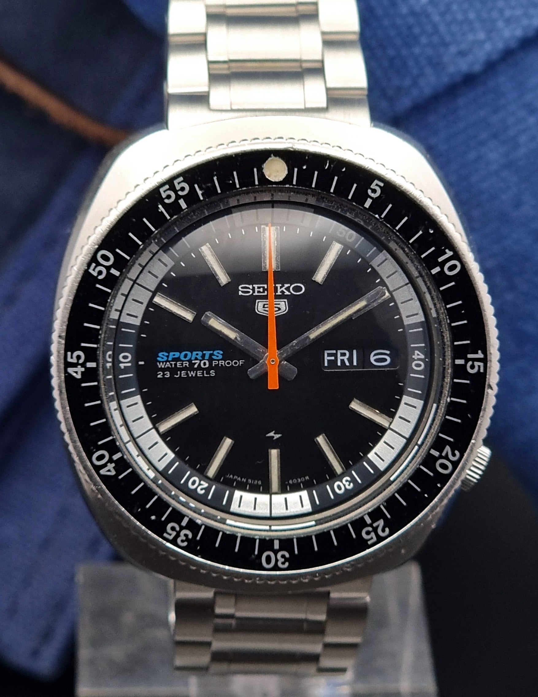 Seiko 5 Sports watch 5126 - 6030 Double Hurricane Vintage 1969 - Past2PresentWatches - Wristwatch - front view