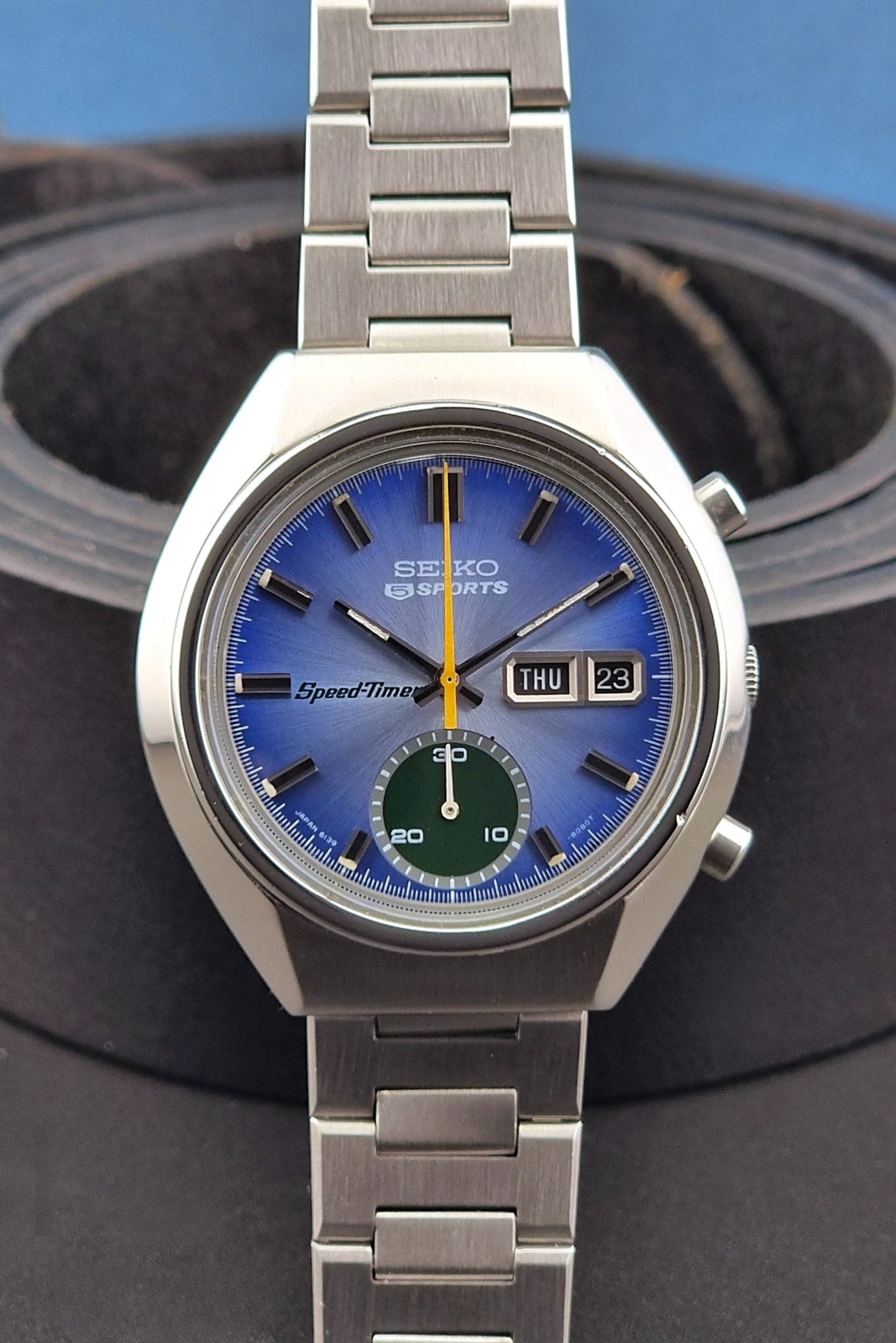 Seiko 5 Sports watch Speedtimer 6139 - 8040 Chronograph Blue Dial Vintage 1973 - Past2PresentWatches - Wristwatch