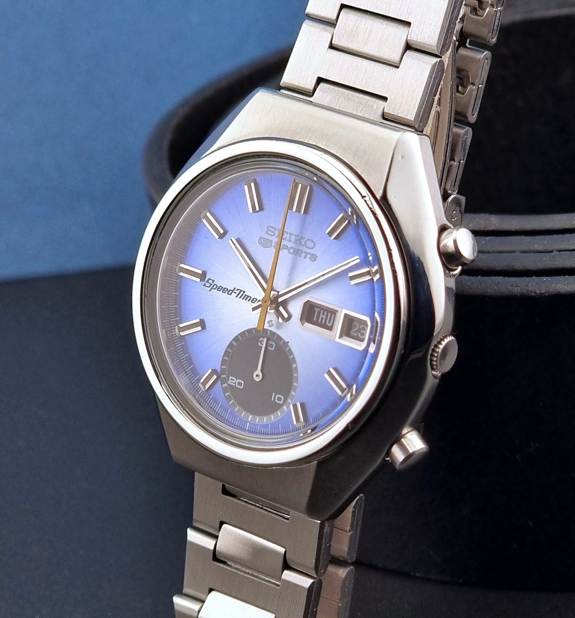 Seiko 5 Sports watch Speedtimer 6139 - 8040 Chronograph Blue Dial Vintage 1973 - Past2PresentWatches - Wristwatch