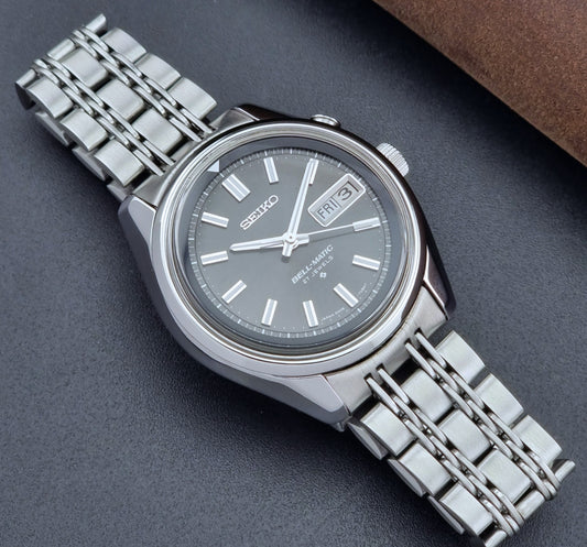 Vintage Seiko Alarm Wristwatch Bell-Matic 4006-7012 Grey Dial 1975