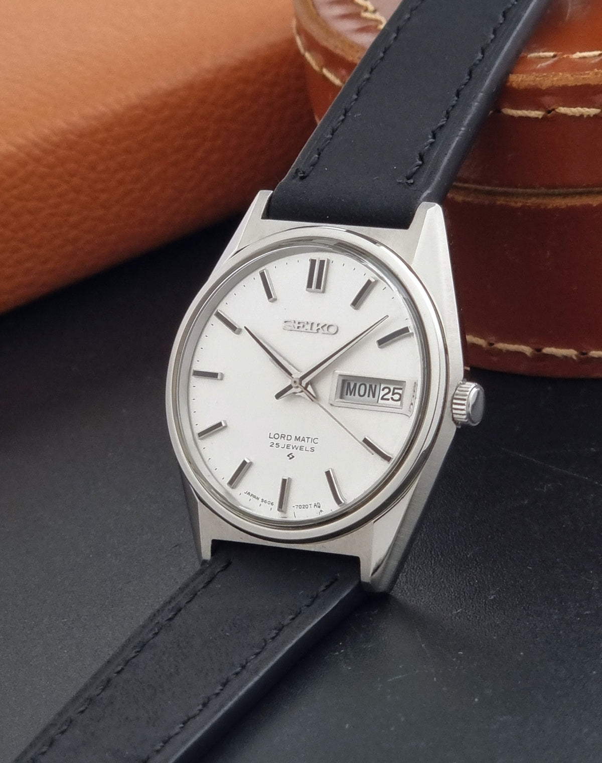 Vintage Seiko Lord Matic 5606-7020 automatic watch from 1968, crown-side detail