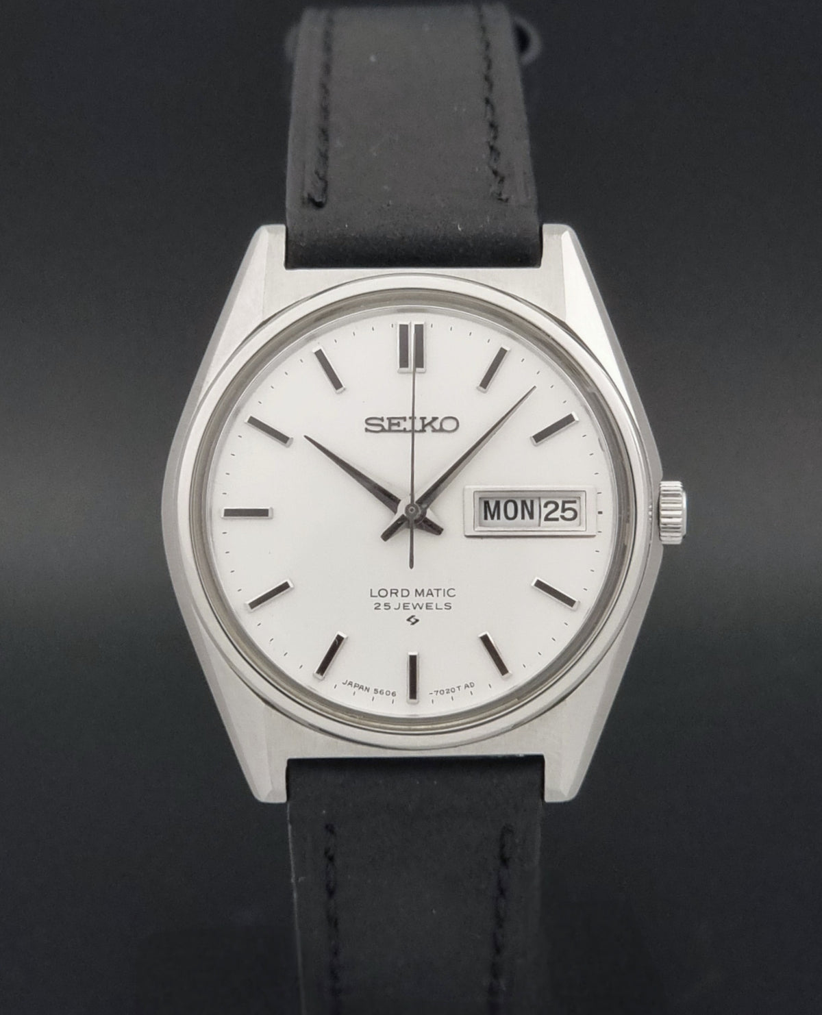 Vintage Seiko Lord Matic 5606-7020 automatic watch from 1968, dial view