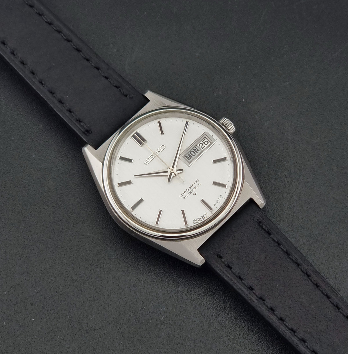 Vintage Seiko Lord Matic 5606-7020 automatic watch from 1968, front view