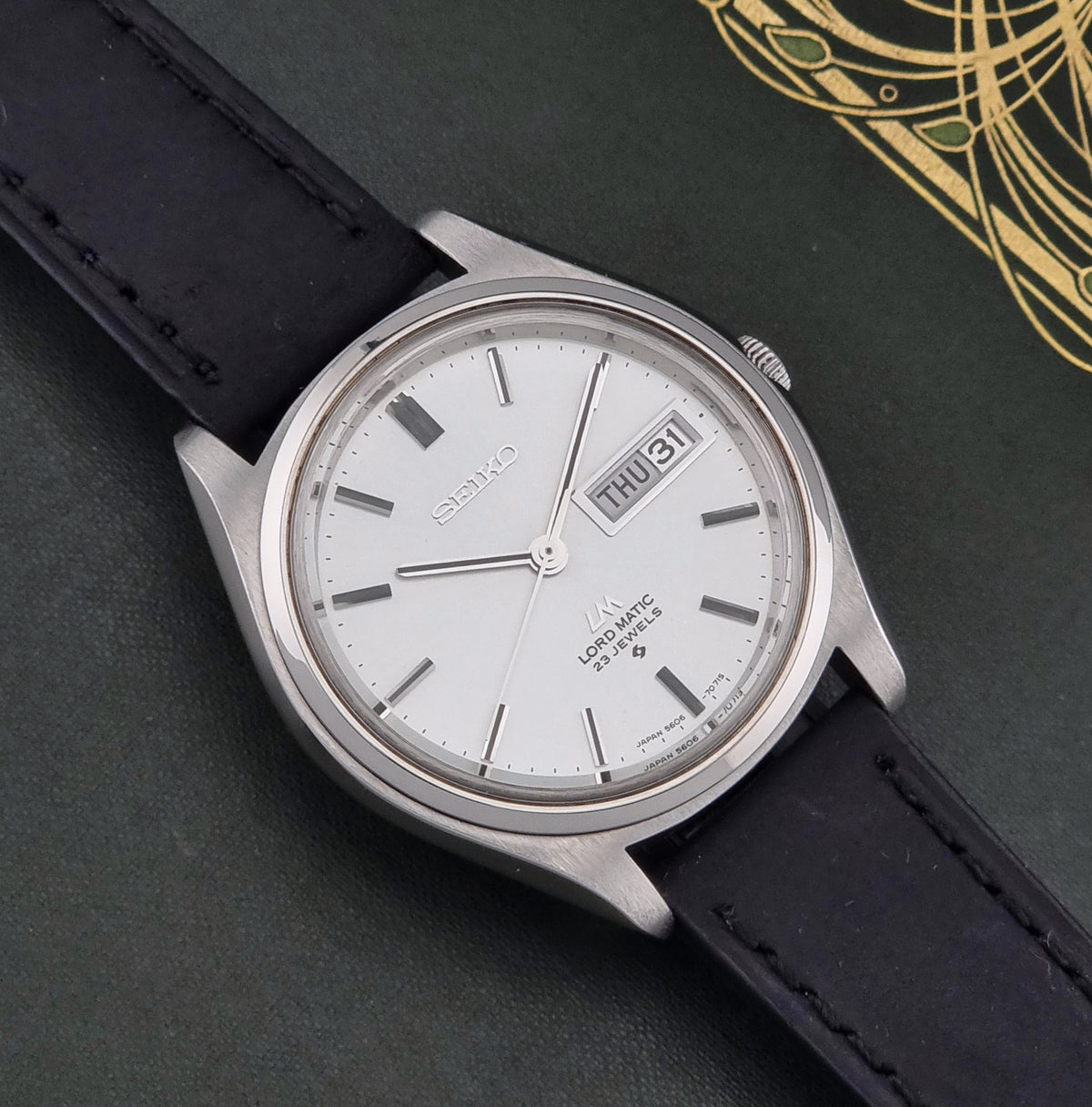 Vintage Seiko Lord Matic 5606-7070 automatic watch from 1971, close-up dial view