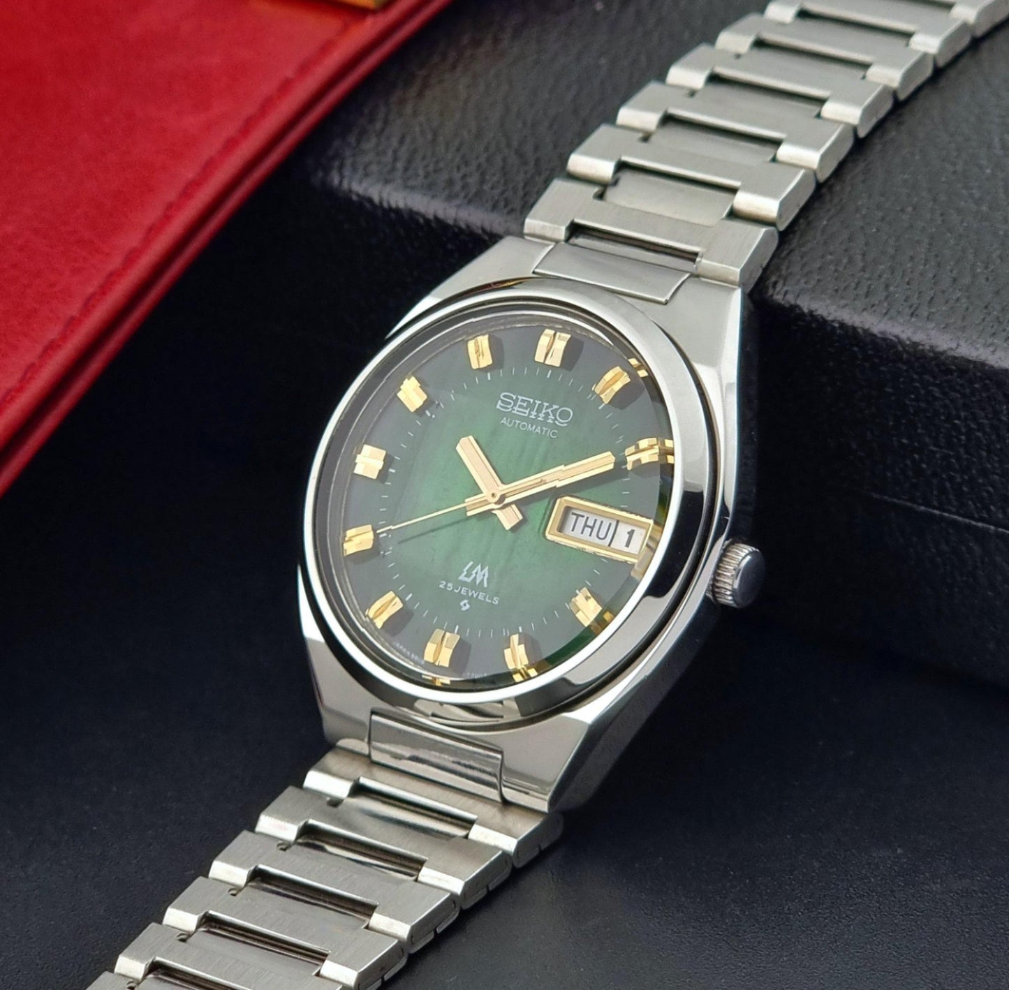 Vintage Seiko Wristwatch LordMatic 5606-7340 Green Facet Crystal 1974