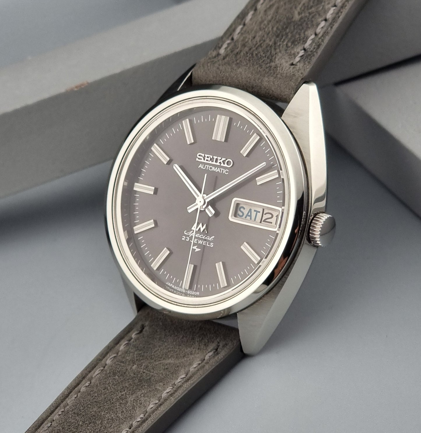 Seiko watch LordMatic Special 5206-6021 Grey Dial Vintage 1972