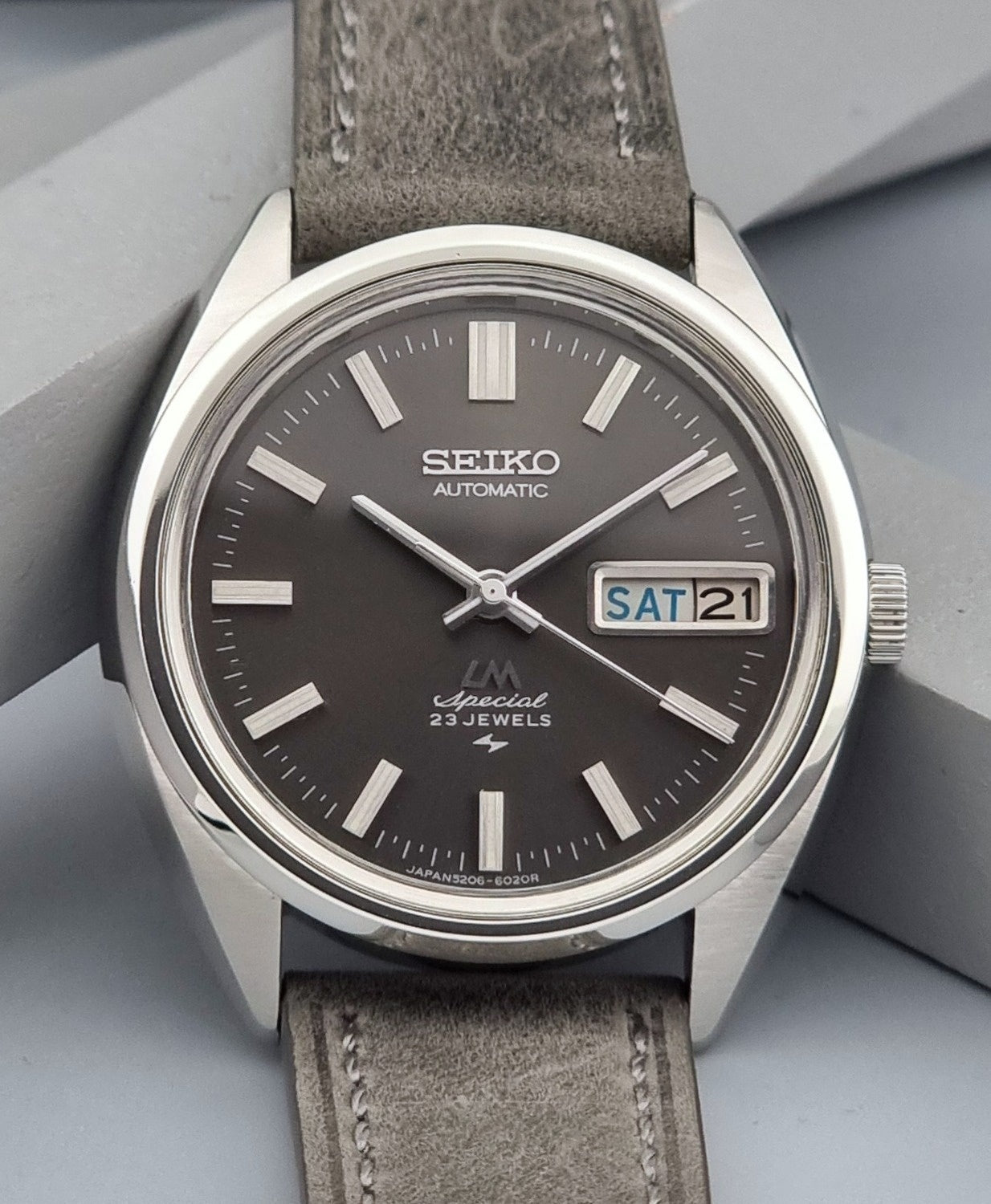 Seiko watch LordMatic Special 5206-6021 Grey Dial Vintage 1972