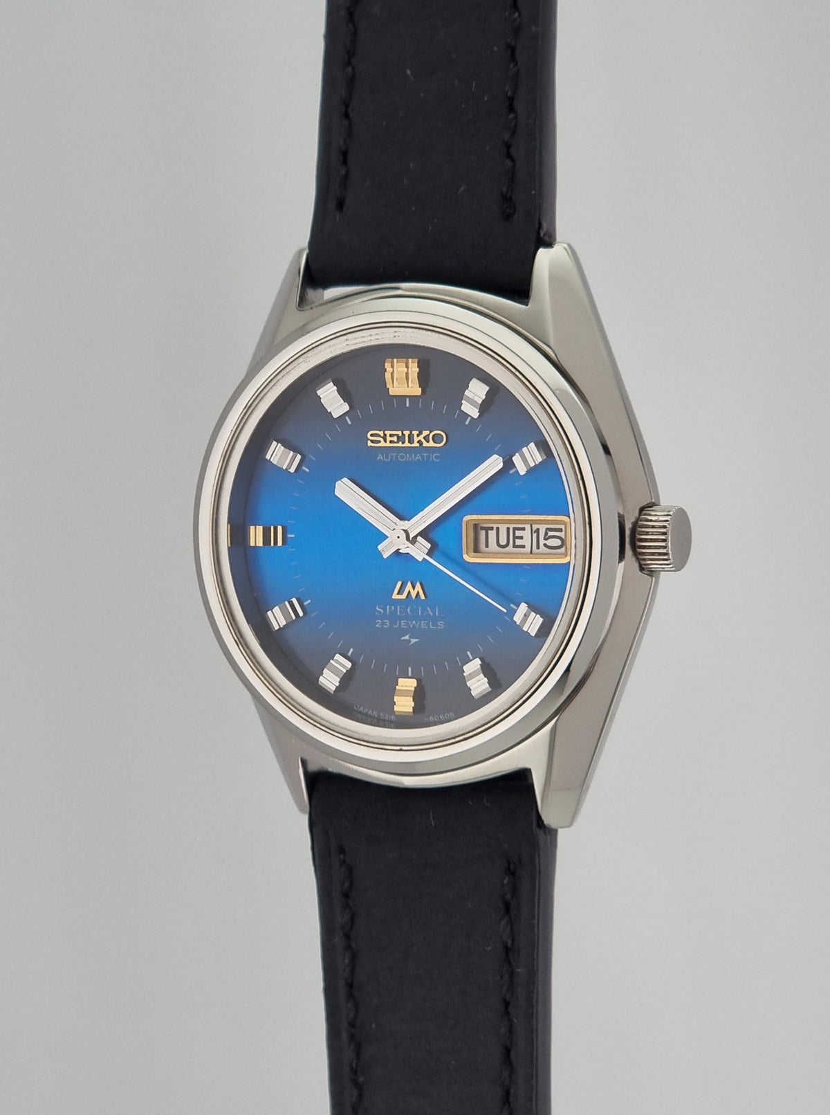 1973 vintage Seiko Lord Matic Special 5216-6050 automatic watch, close-up showing the crown and adjacent case flank