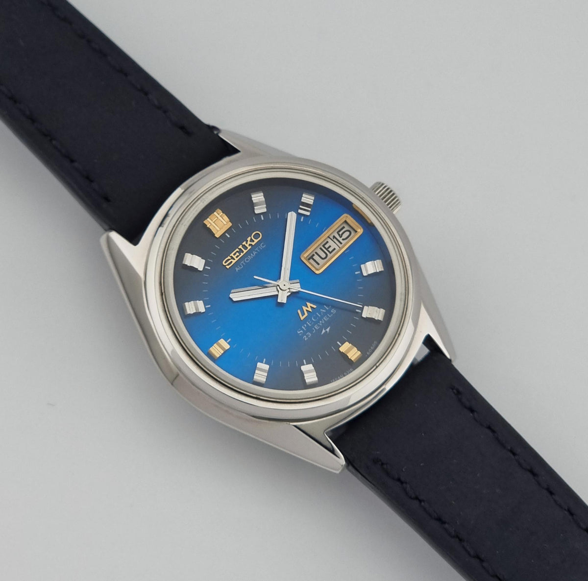 1973 vintage Seiko Lord Matic Special 5216-6050 automatic watch, front view featuring the blue dial with gold accents