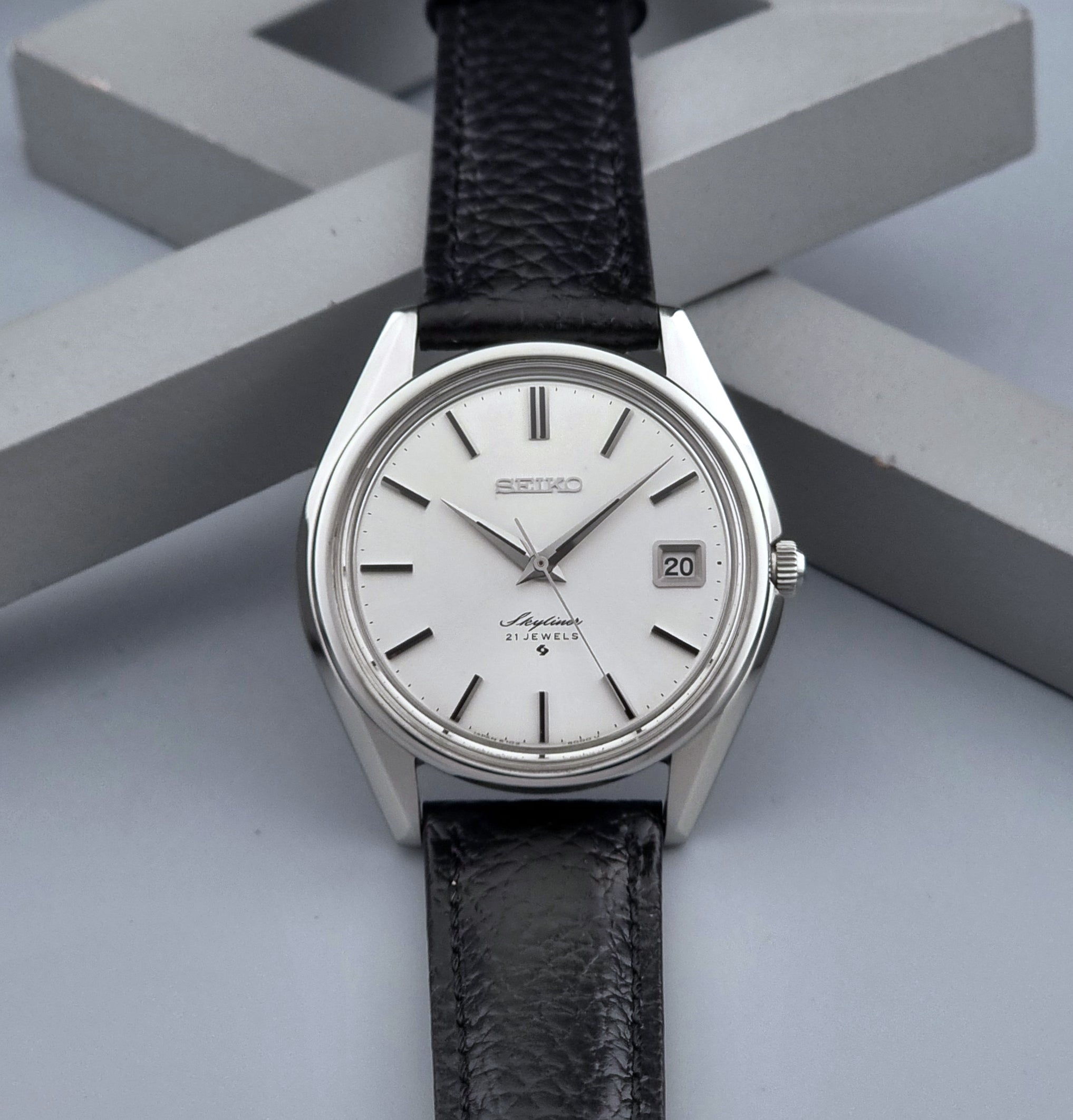 Vintage Seiko Wristwatch Skyliner 6102-8000 Manual wind 1970