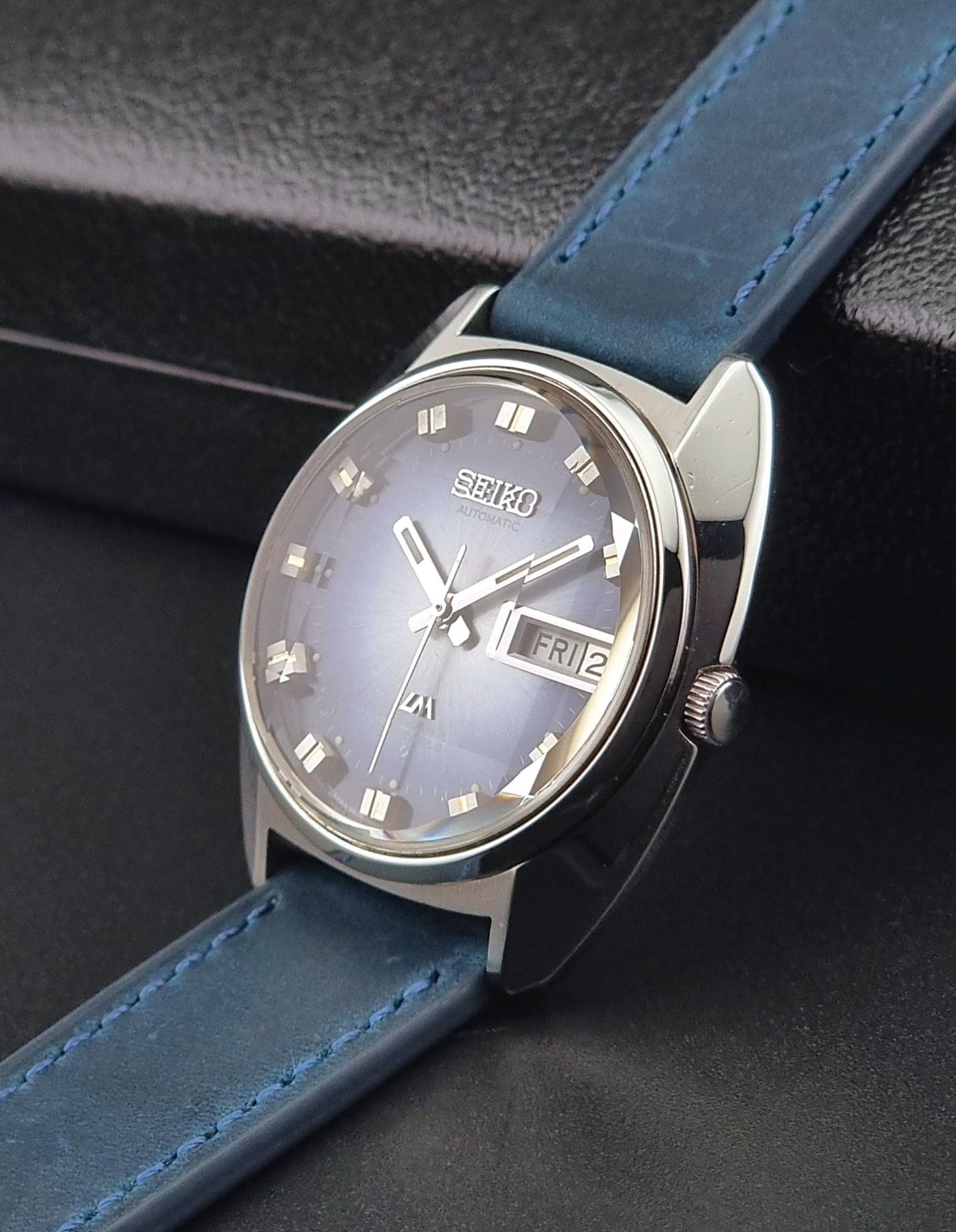 Seiko watch LordMatic 5606 - 7230 Vintage 1973 Blue Dial - Past2PresentWatches - Wristwatch