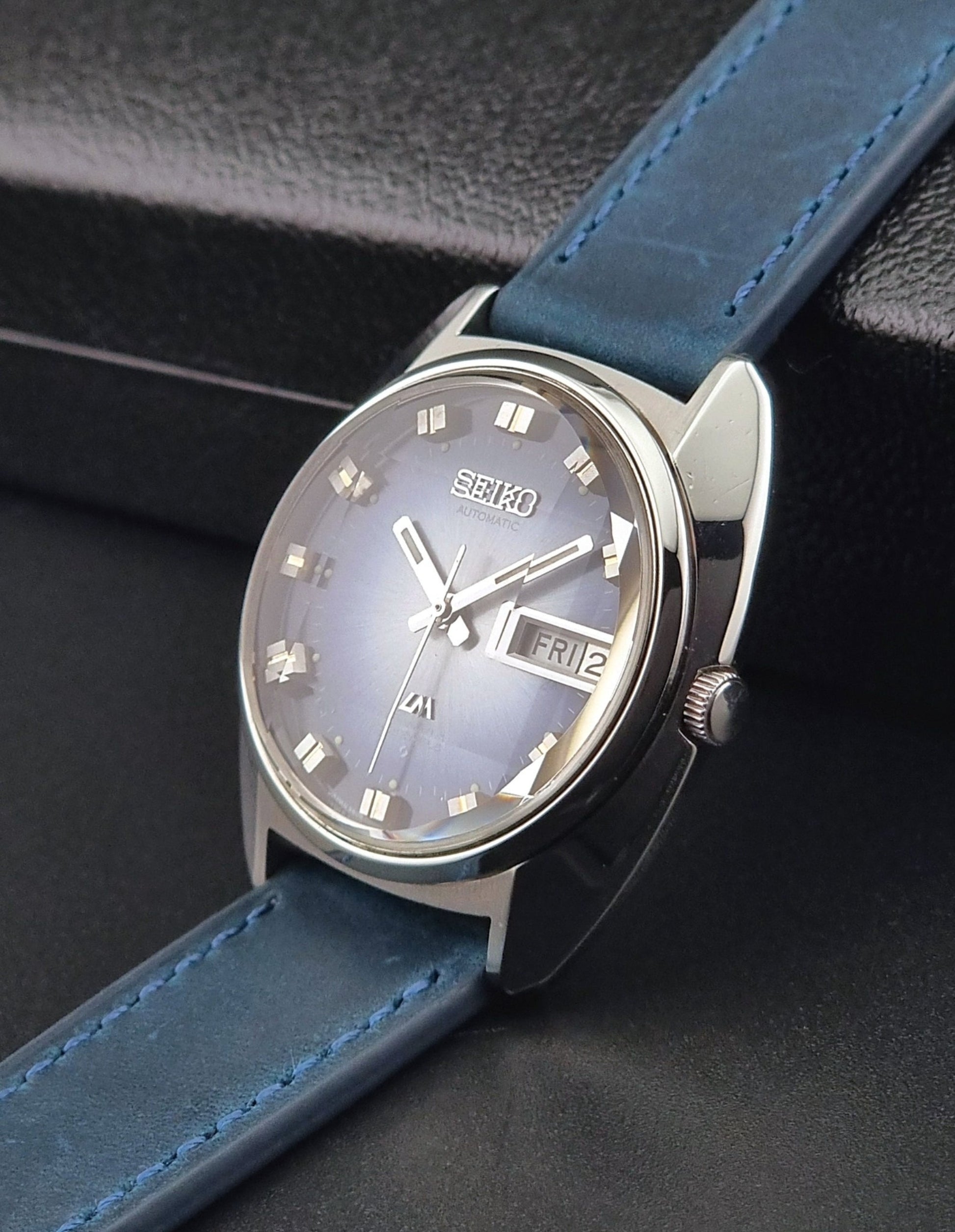 Seiko watch LordMatic 5606 - 7230 Vintage 1973 Blue Dial - Past2PresentWatches - Wristwatch