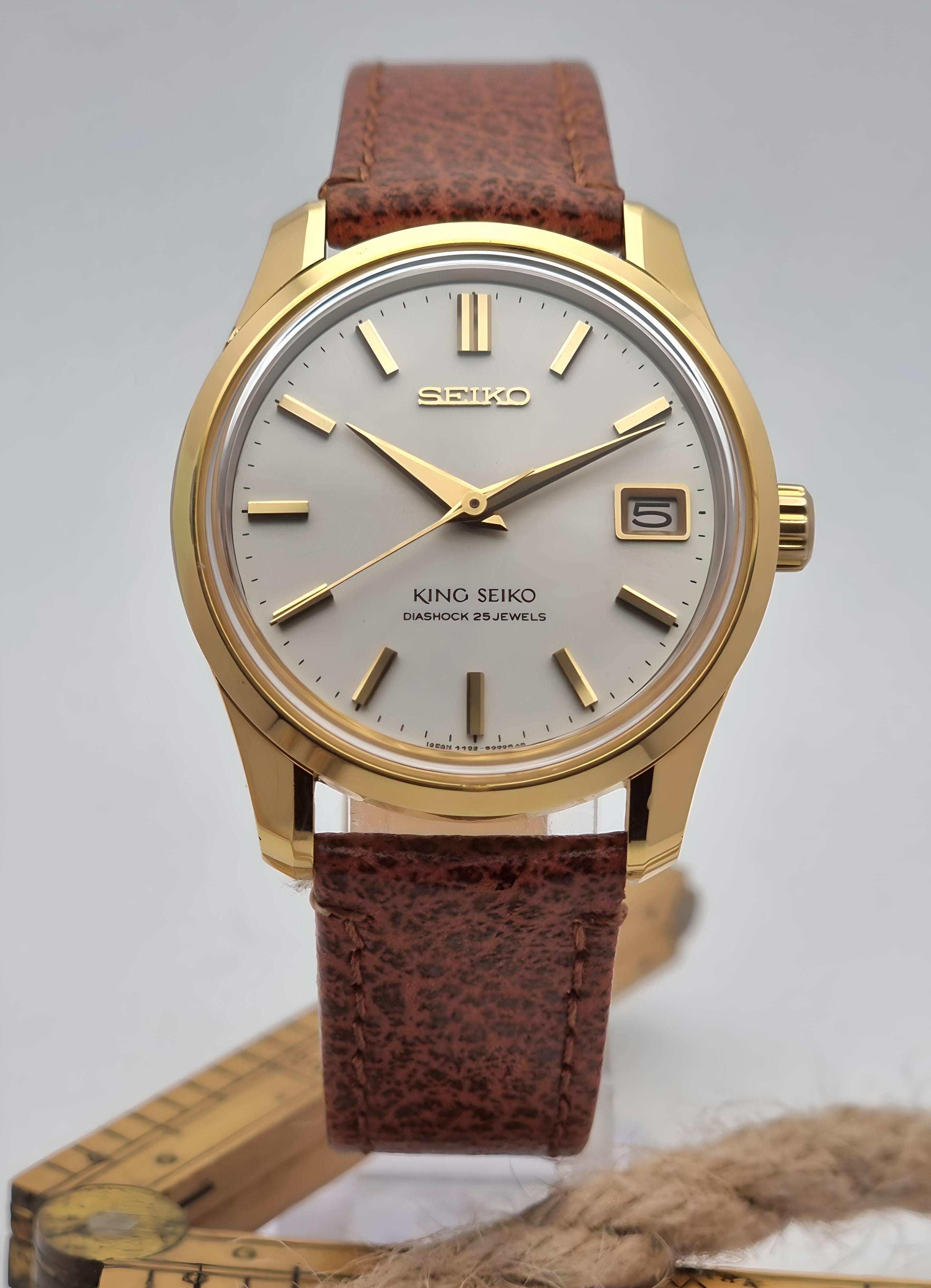 King Seiko watch 4402 8000 gold Past2PresentWatches