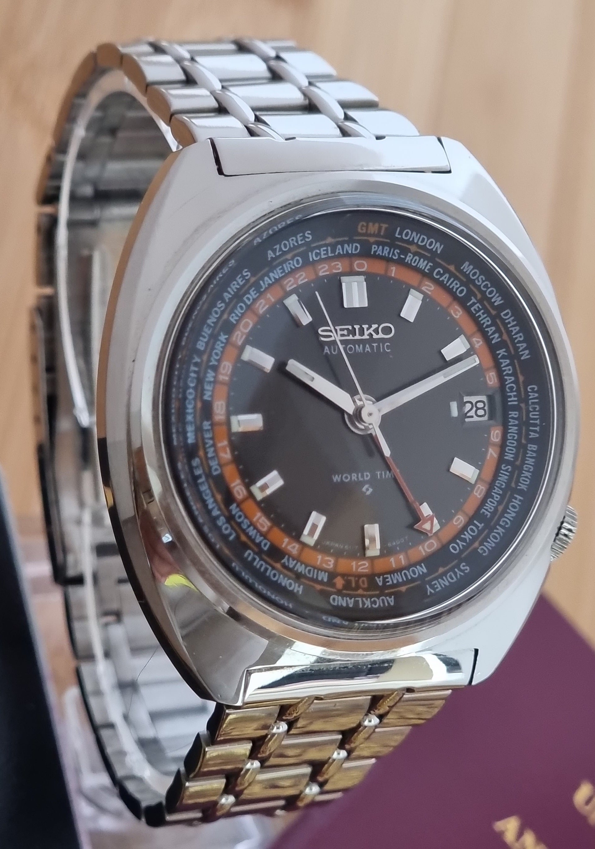 Seiko world shop time 6117